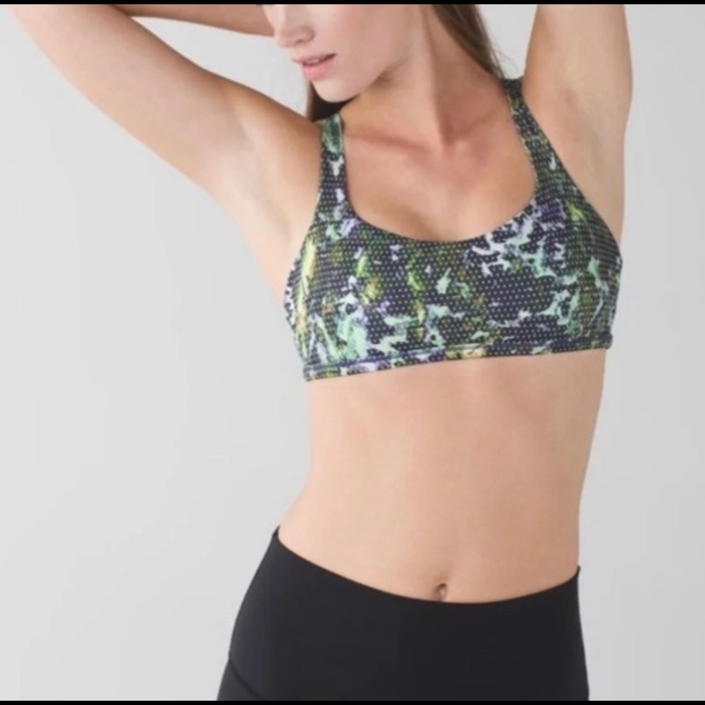 Lululemon bra size 4